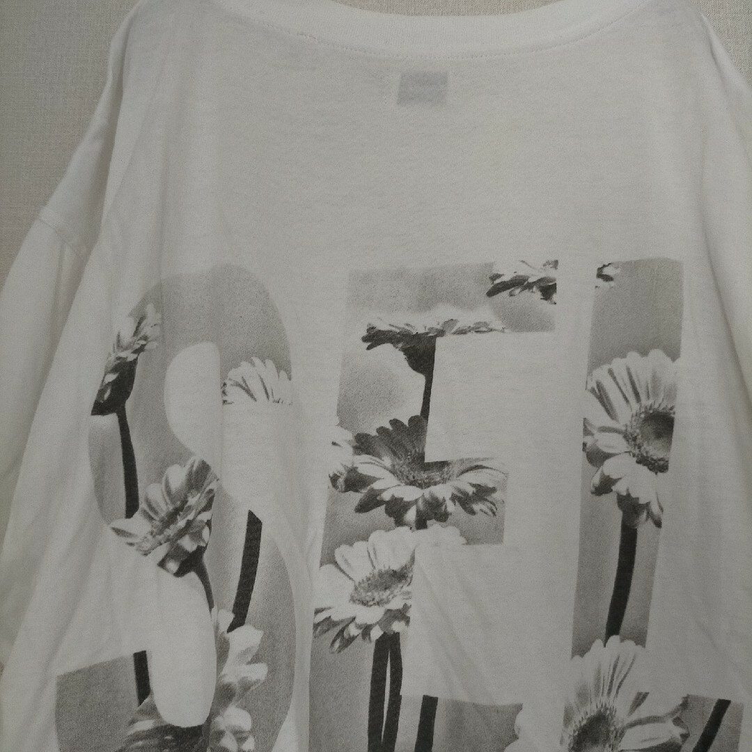 DIESEL(ディーゼル)のDIESEL ビッグロゴ 花柄 Tシャツ メンズのトップス(Tシャツ/カットソー(半袖/袖なし))の商品写真