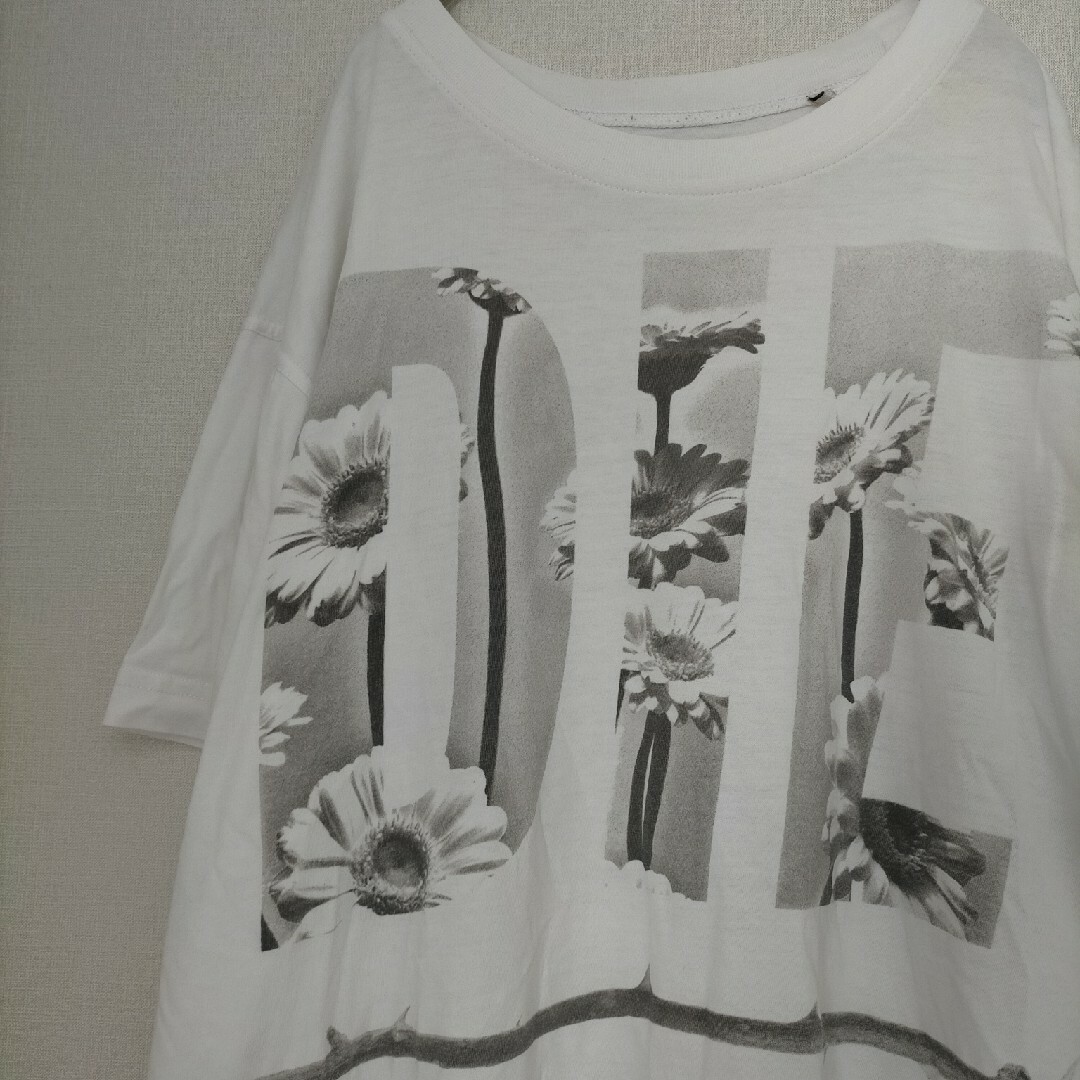 DIESEL(ディーゼル)のDIESEL ビッグロゴ 花柄 Tシャツ メンズのトップス(Tシャツ/カットソー(半袖/袖なし))の商品写真