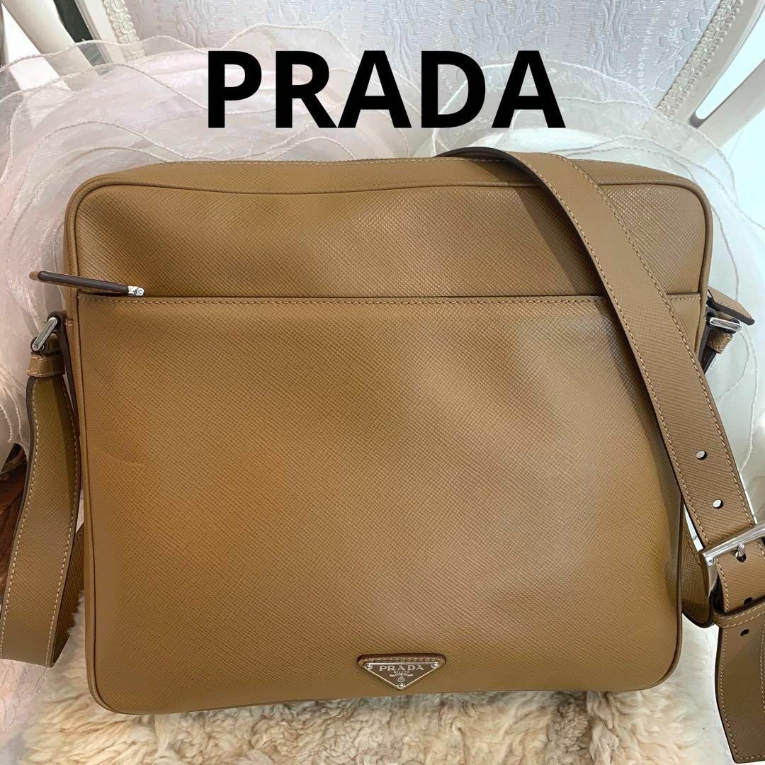 ☆美品☆PRADA サフィアーノレザー ショルダーバッグ  キャラメル メンズ