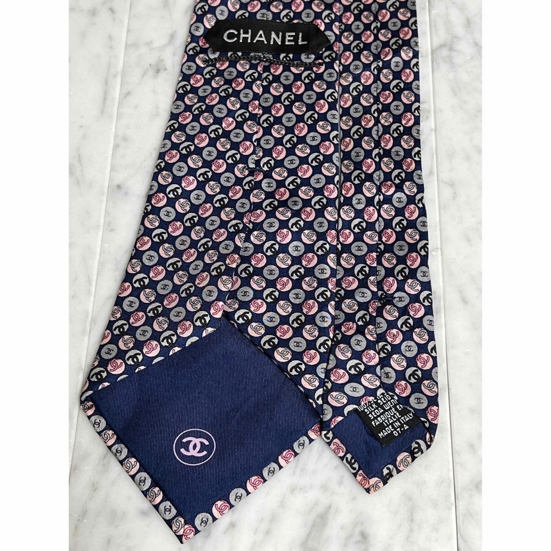 CHANEL(シャネル)の✨️美品✨️ CHANEL シャネル ココマーク 水玉 ネイビー系 マルチカラー メンズのファッション小物(ネクタイ)の商品写真