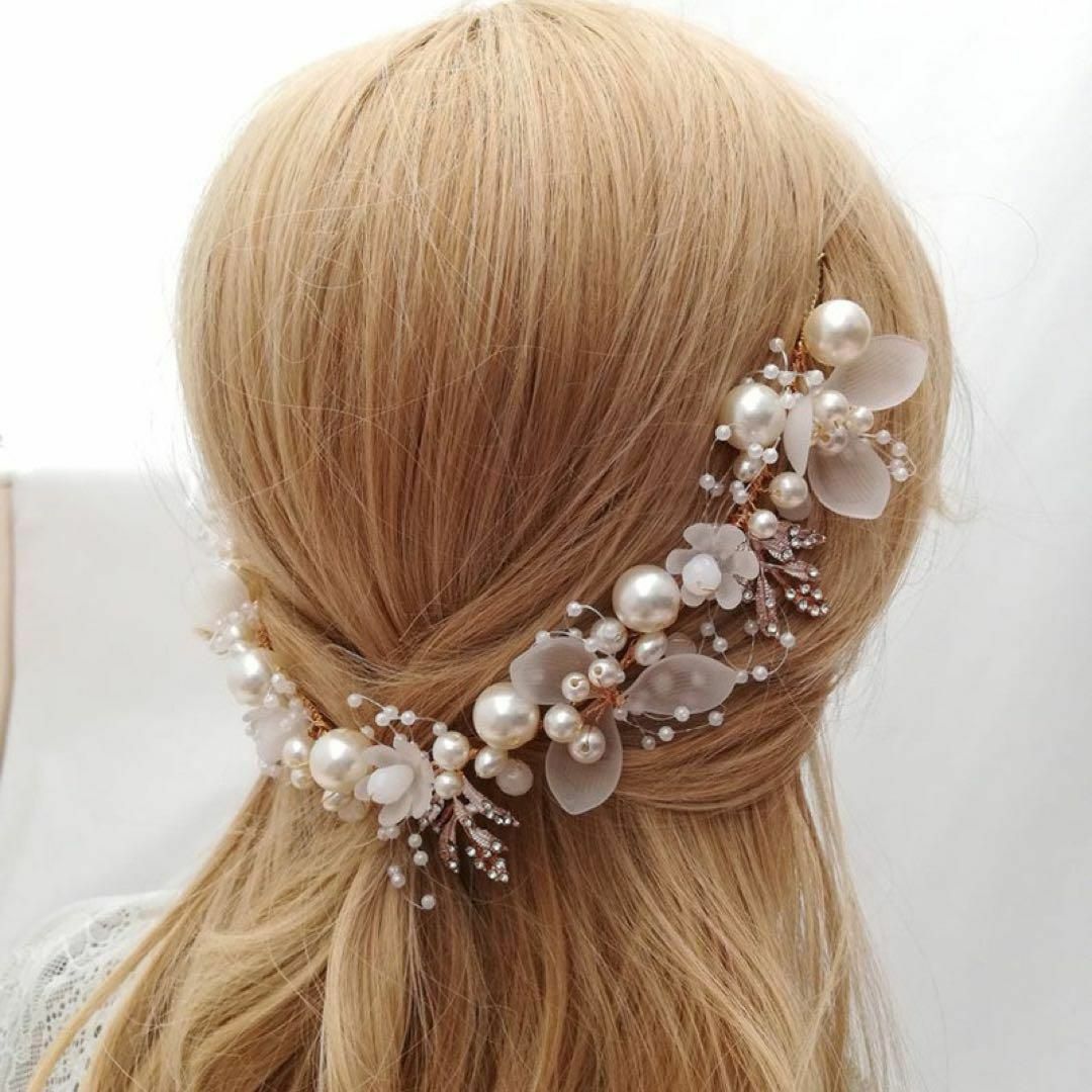 パールヘアカチューシャ　花嫁 結婚式　フラワー　花飾り ブライダル  かんむり レディースのヘアアクセサリー(カチューシャ)の商品写真