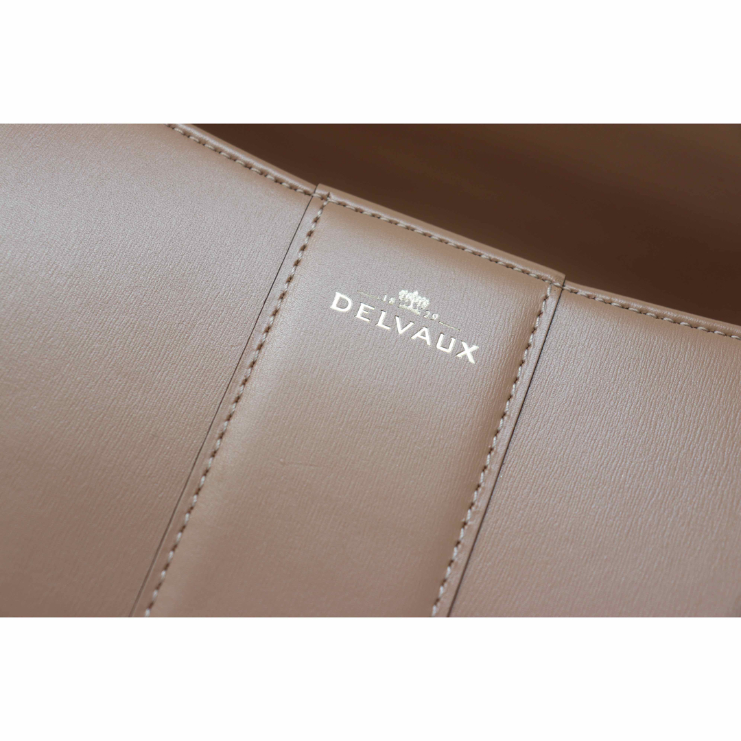 DELVAUX(デルヴォー)の美品 Delvaux デルヴォー ブリヨン MM レザー ショルダーバッグ レディースのバッグ(ショルダーバッグ)の商品写真
