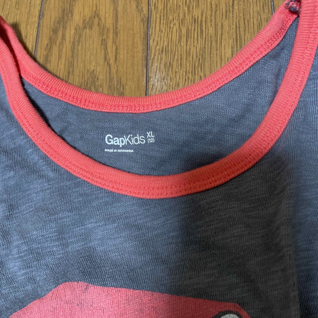 GAP Kids(ギャップキッズ)のGAPKidsサメタンクトップ・XL（150・160センチ） キッズ/ベビー/マタニティのキッズ服男の子用(90cm~)(Tシャツ/カットソー)の商品写真