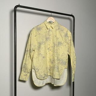 トムウッド(TOM WOOD)のTOMWOOD(トムウッド) 22109500 Gritti Shirt Printed Yellow Floral プリントシャツ(シャツ/ブラウス(長袖/七分))