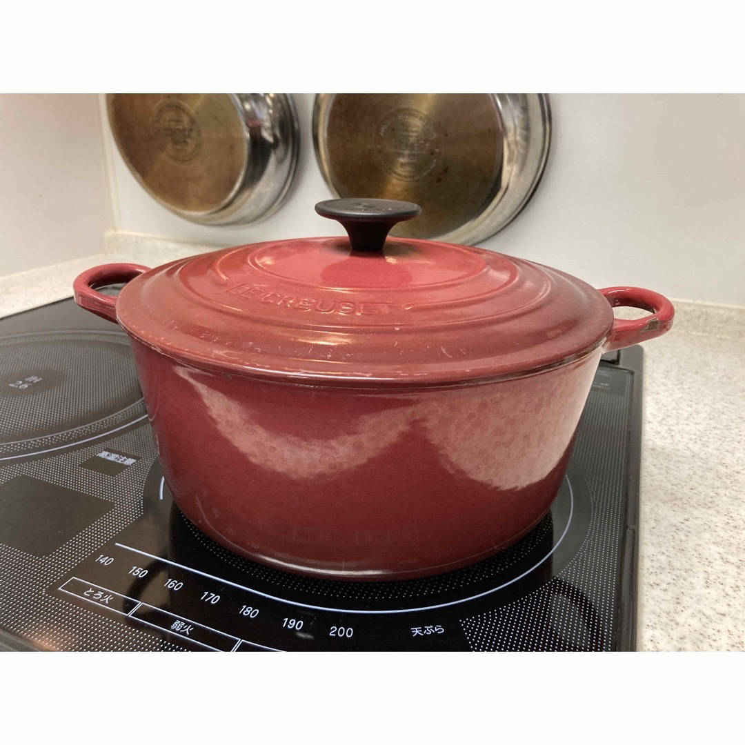 LE CREUSET(ルクルーゼ)のル・クルーゼ　鍋 レッド　赤　24cm 【IH】 インテリア/住まい/日用品のキッチン/食器(鍋/フライパン)の商品写真