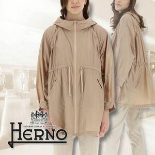 ヘルノ(HERNO)の美品 HERNO ヘルノ 22SS A-SHAPE ナイロンジャケット 38(パーカー)