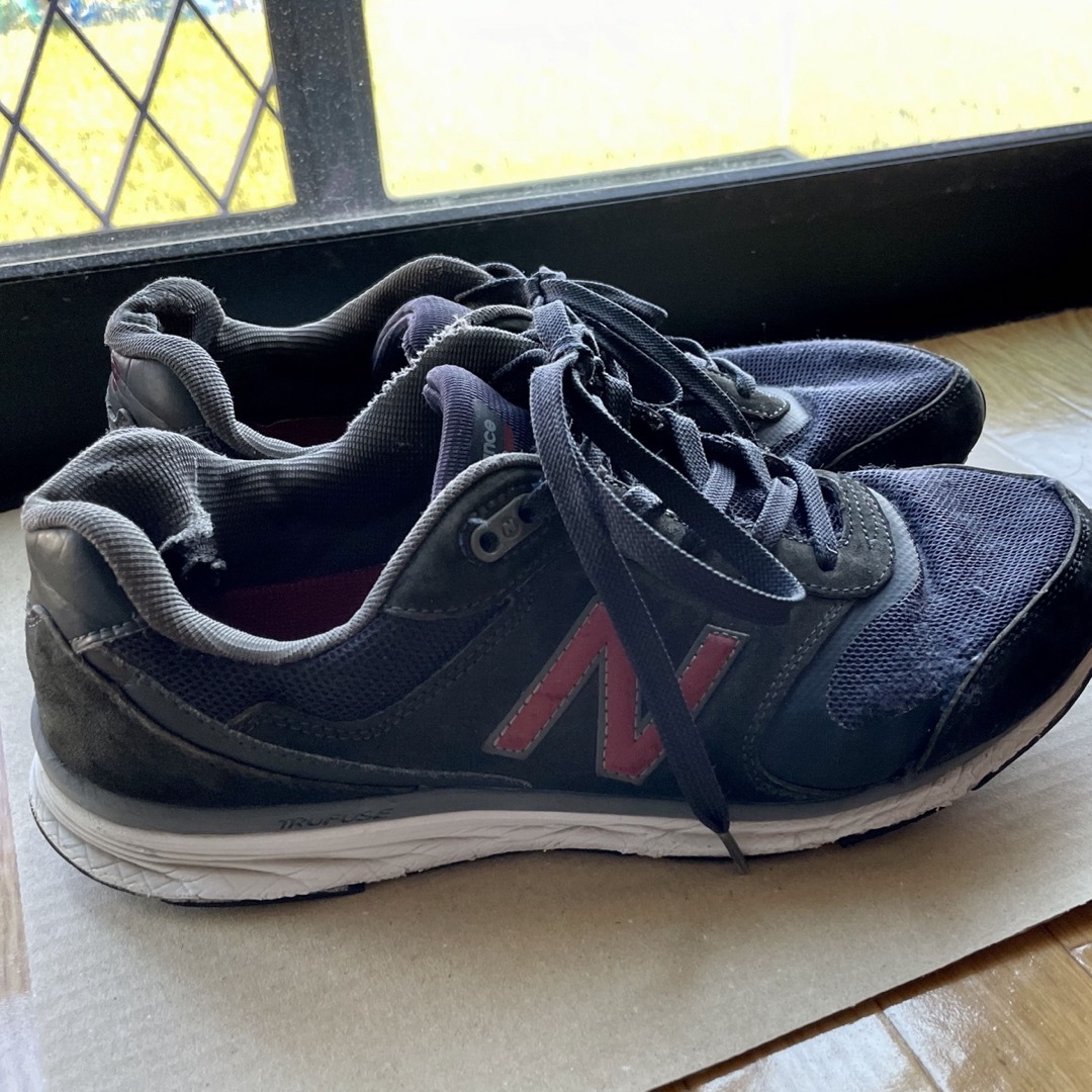 New Balance(ニューバランス)のnewbalance スニーカー 紺色 メンズの靴/シューズ(スニーカー)の商品写真