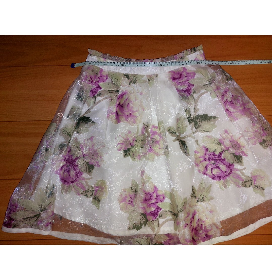 シアー素材　花柄スカート レディースのスカート(ひざ丈スカート)の商品写真