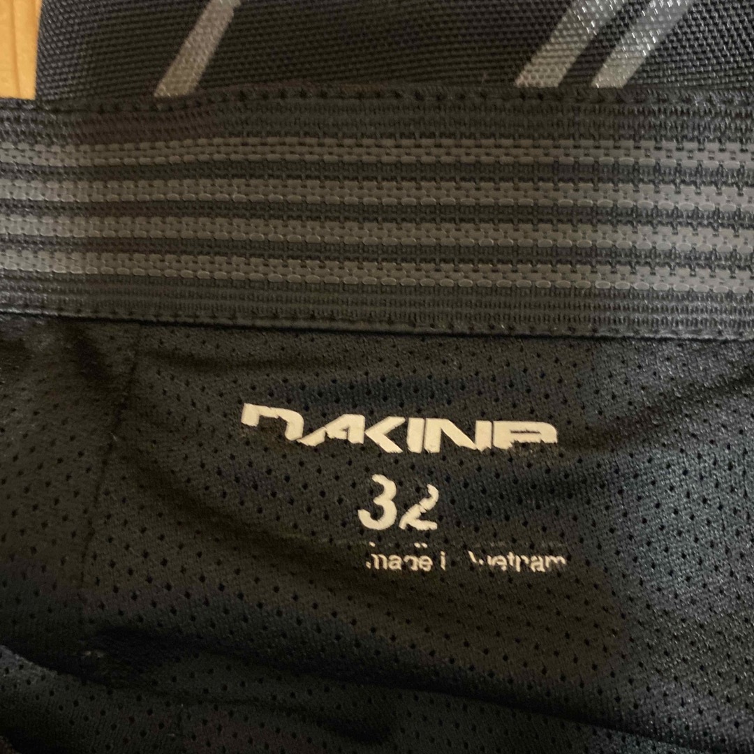 Dakine(ダカイン)のDAKINE モトショーツ　32サイズ スポーツ/アウトドアの自転車(ウエア)の商品写真