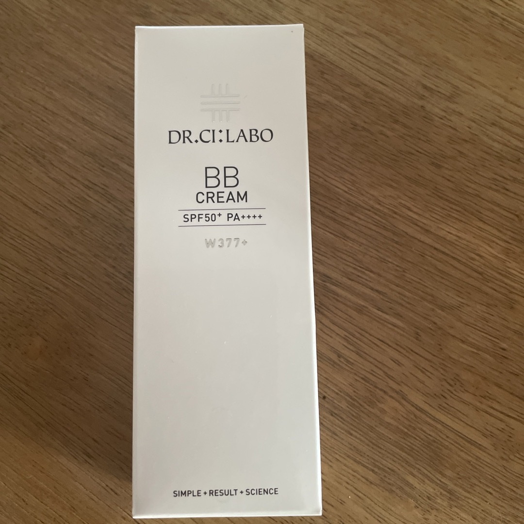 Dr.Ci Labo(ドクターシーラボ)のドクターシーラボ BBクリーム ホワイト377プラス 30g コスメ/美容のベースメイク/化粧品(BBクリーム)の商品写真