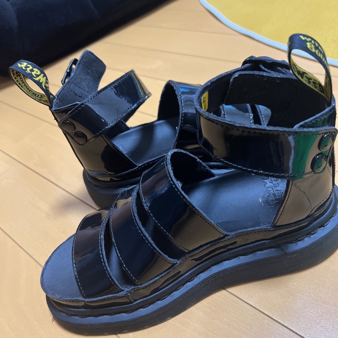 Dr.Martens エナメルサンダル