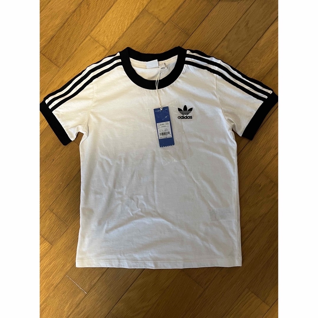 adidas(アディダス)のアディダスT    Mサイズ レディースのトップス(Tシャツ(半袖/袖なし))の商品写真