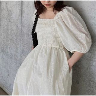 マウジー(moussy)のMOUSSY マウジー EYELET FLARE ドレス ワンピース 新品(ロングワンピース/マキシワンピース)