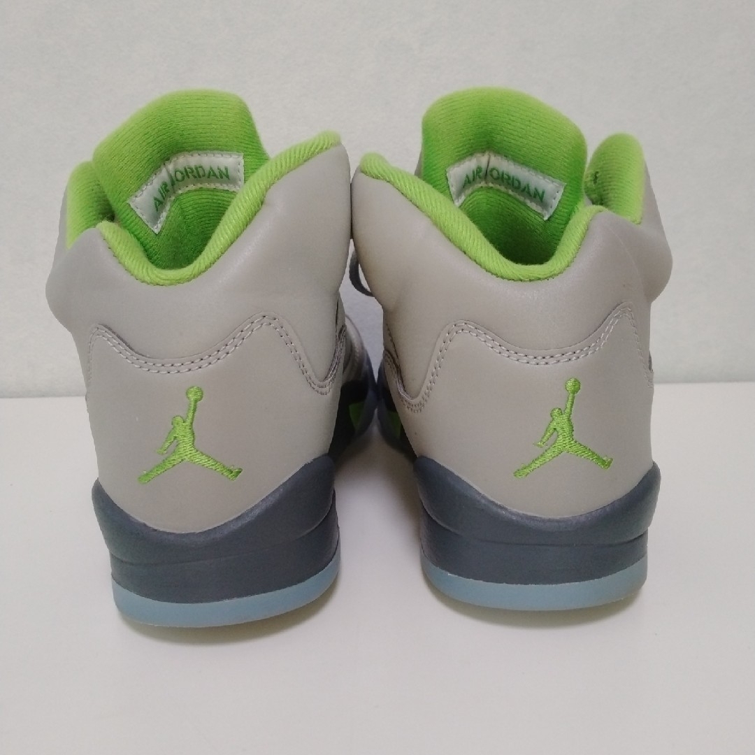 Jordan Brand（NIKE）(ジョーダン)のAIR JORDAN 5 RETRO GREEN BEAN レディースの靴/シューズ(スニーカー)の商品写真