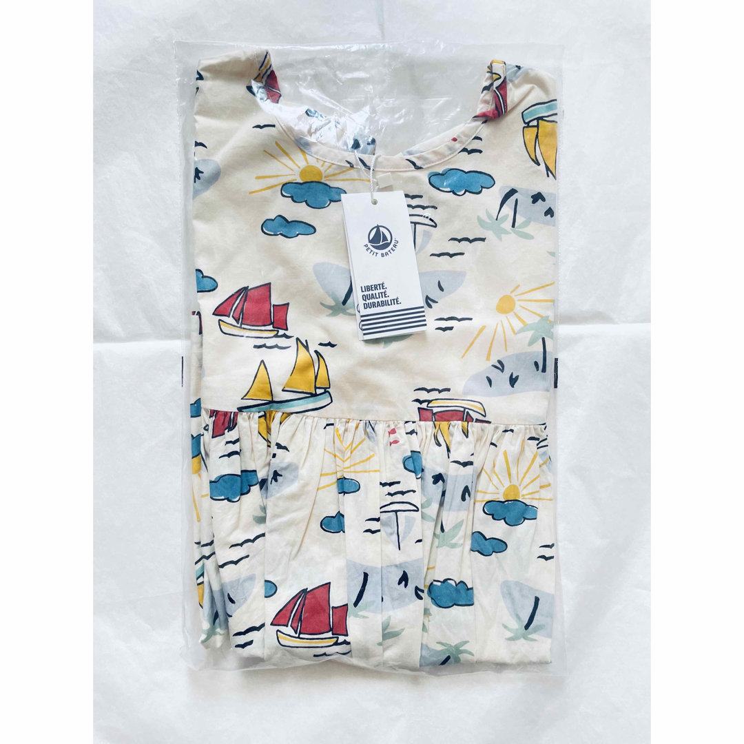 PETIT BATEAU(プチバトー)の新品 タグ付き プチバトー ポプリン プリント 半袖 ワンピース 6ans キッズ/ベビー/マタニティのキッズ服女の子用(90cm~)(ワンピース)の商品写真