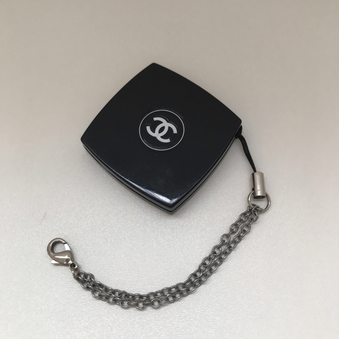 CHANEL(シャネル)のCHANEL ミラー チャーム キーホルダー ノベルティ レディースのファッション小物(ミラー)の商品写真