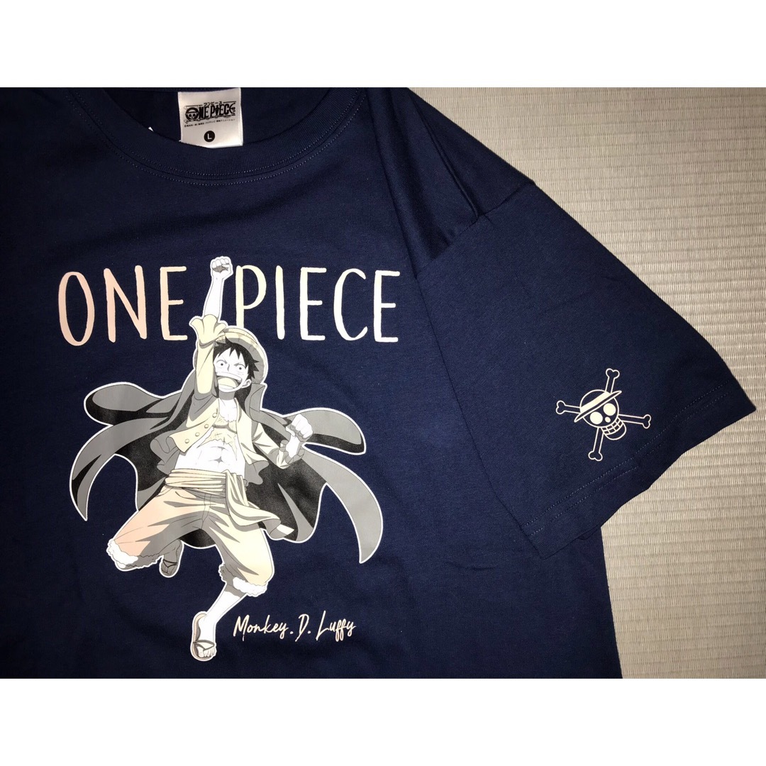 ONE PIECE(ワンピース)のメルカリ便【新品】ワンピース　ONE PIECE　ルフィ　Tシャツ　大人用　L メンズのトップス(Tシャツ/カットソー(半袖/袖なし))の商品写真