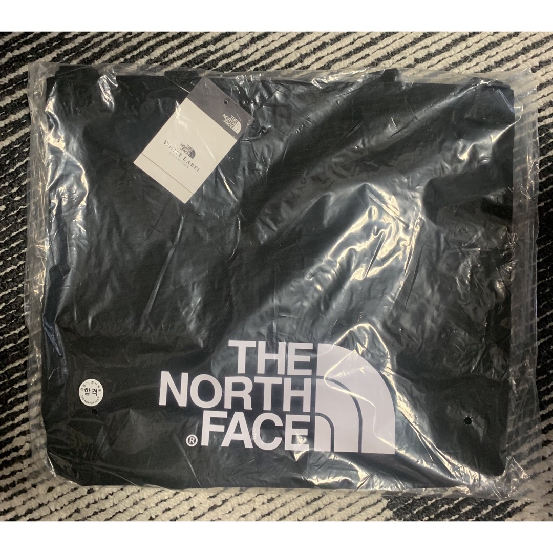 THE NORTH FACE(ザノースフェイス)の韓国ノースフェイスホワイトレーベル2wayロゴショルダーバッグトートバッグA4 メンズのバッグ(ショルダーバッグ)の商品写真