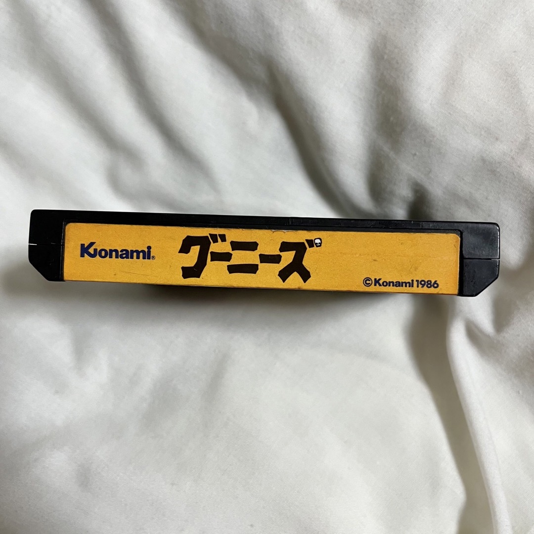 KONAMI(コナミ)のファミコン グーニーズ カセット エンタメ/ホビーのゲームソフト/ゲーム機本体(家庭用ゲームソフト)の商品写真