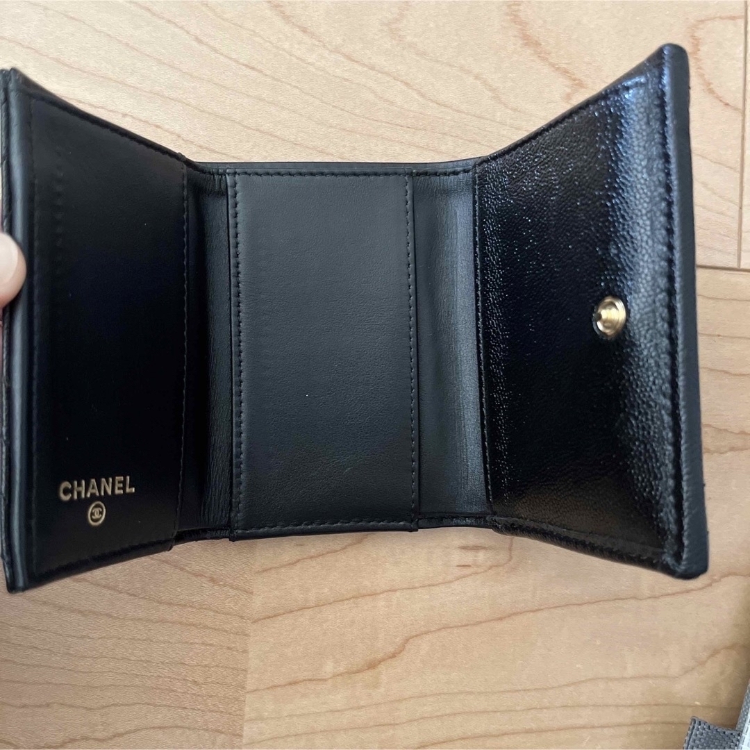 CHANEL(シャネル)のボーイシャネル三つ折り財布 レディースのファッション小物(財布)の商品写真