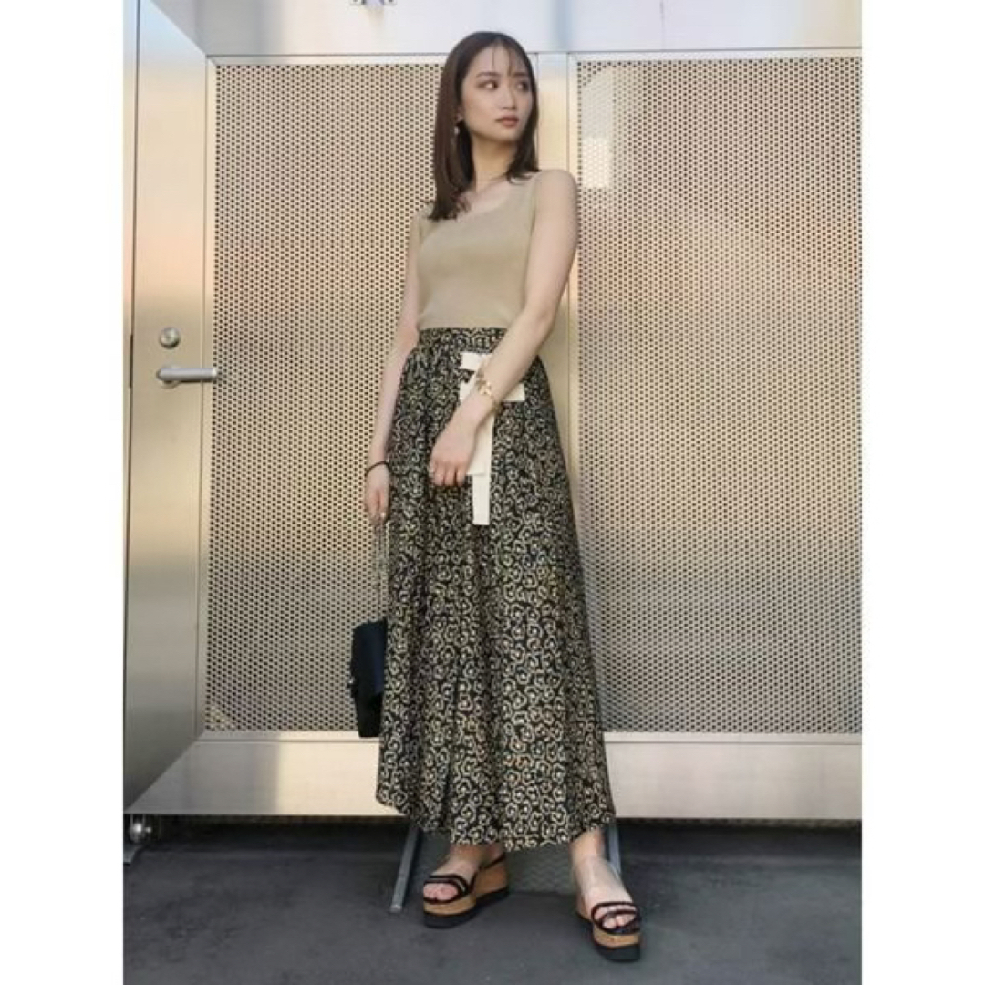 moussy(マウジー)のノースリーブ　アーバンリサーチ　ローリーズファーム　ジーナシス　ZARA エモダ レディースのトップス(カットソー(半袖/袖なし))の商品写真