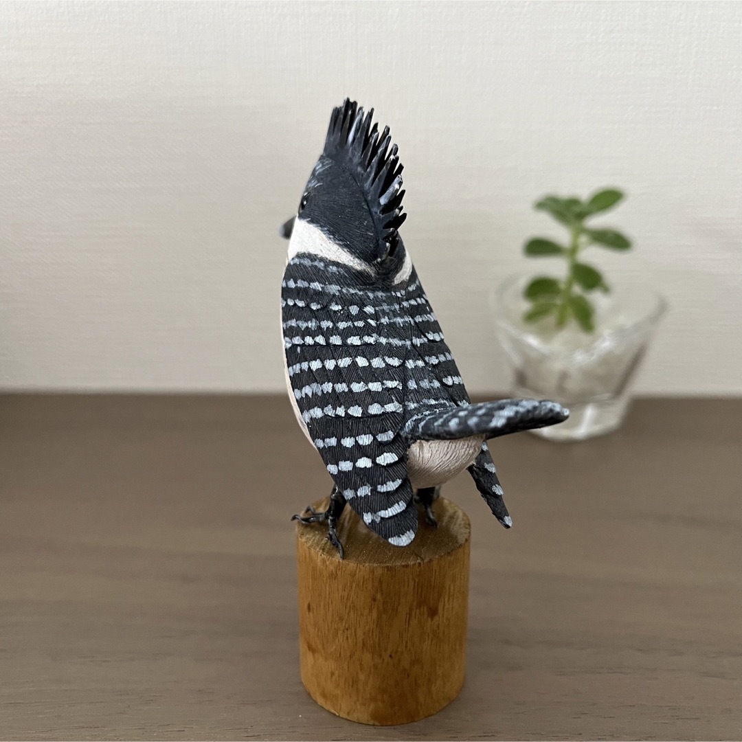 野鳥彫刻 ヤマセミ 尻尾上げ 作者ituo - 彫刻/オブジェ