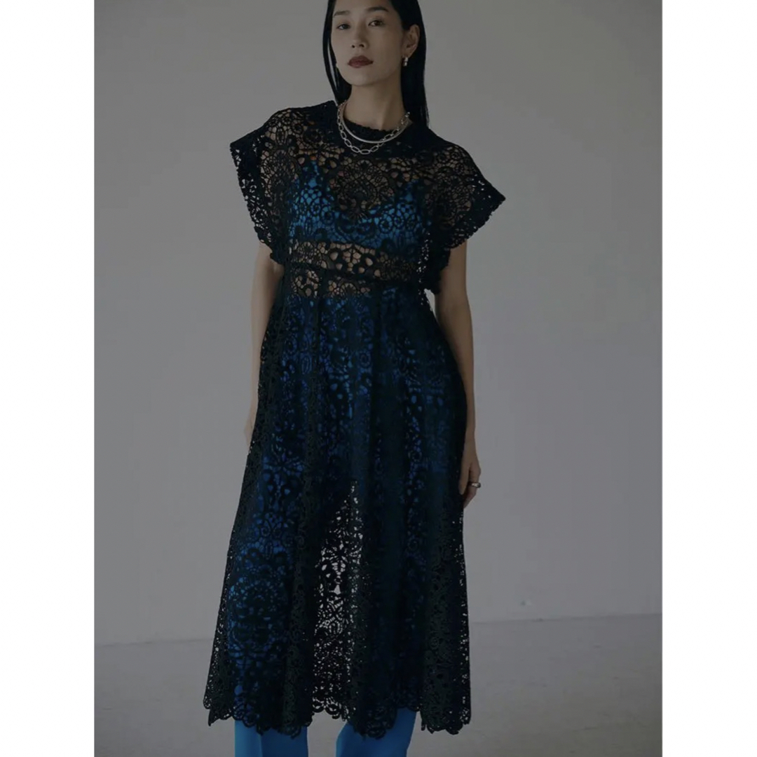 MEDI 2WAY FLARE CHEMICAL LACE DRESS