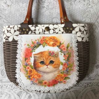 可愛い茶トラ猫☆茶トラ猫☆カゴ風ぷっくりバッグ☆肉球☆ハンドメイド(バッグ)