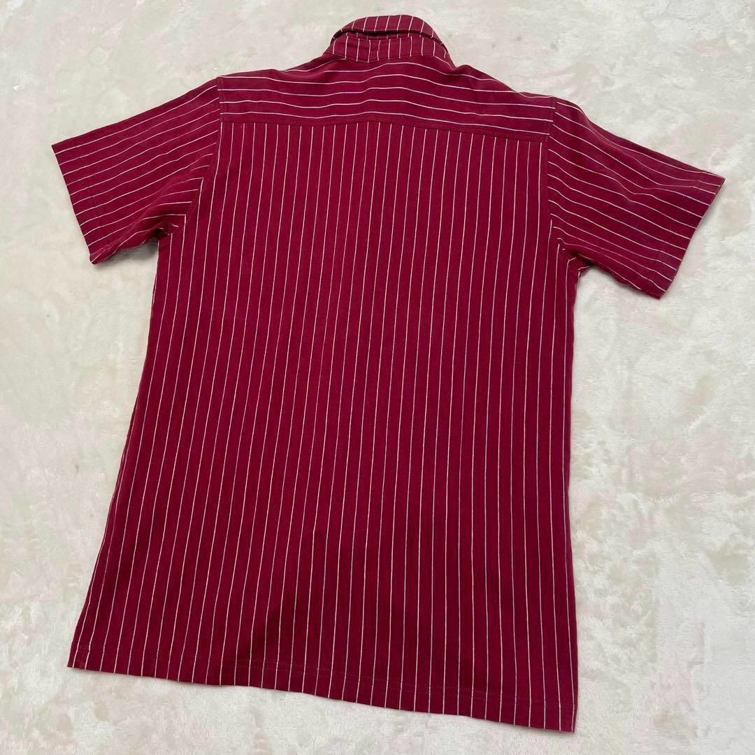 FRED PERRY(フレッドペリー)の極美品✨フレッドペリー　ストライプシャツ　赤　Mサイズ　ボタンダウンシャツ メンズのトップス(シャツ)の商品写真