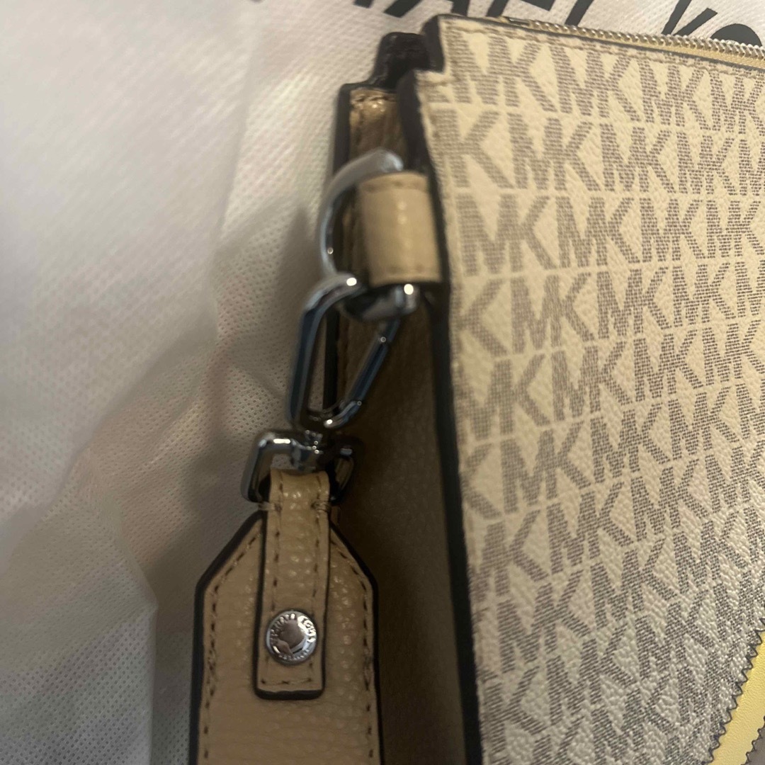 Michael Kors(マイケルコース)の歌☆歌 様  専用10月1日まで レディースのバッグ(クラッチバッグ)の商品写真