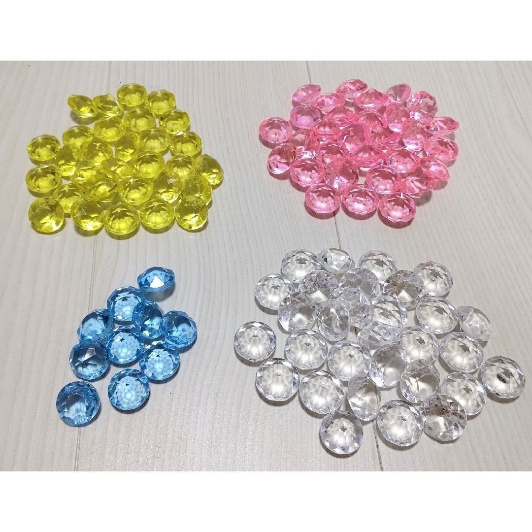 ゲームセンター キラキラ 宝石 アクリルストーン ダイヤ 4色 計100個 | フリマアプリ ラクマ
