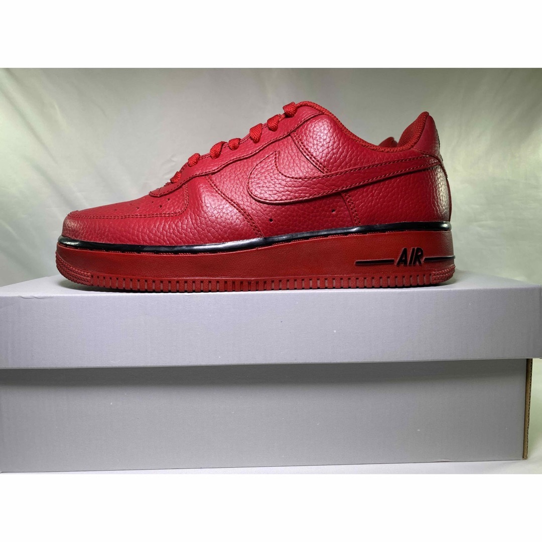 NIKE(ナイキ)のNIKE AIR FORCE 1 07 LE/RED 24.5cm メンズの靴/シューズ(スニーカー)の商品写真