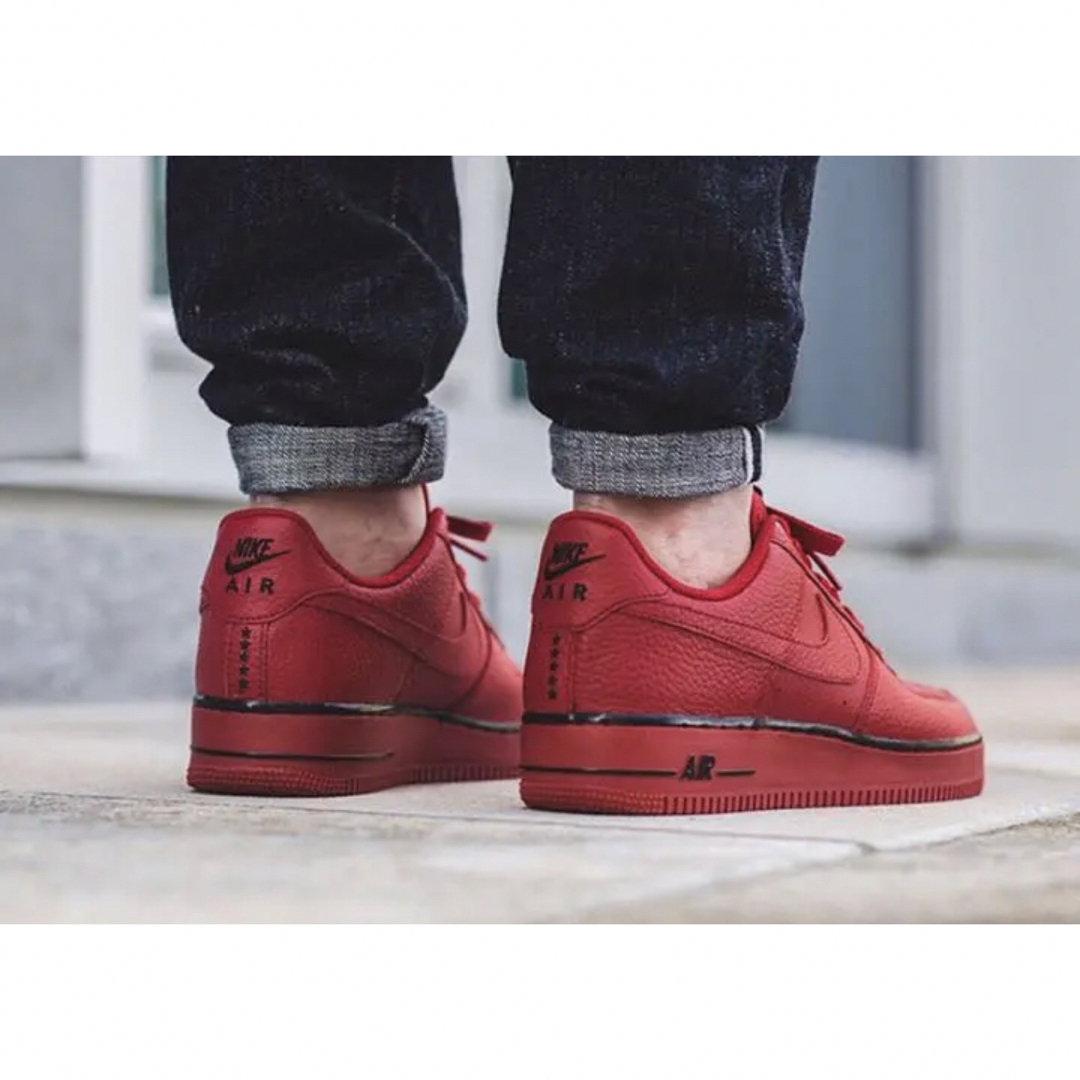 NIKE(ナイキ)のNIKE AIR FORCE 1 07 LE/RED 24.5cm メンズの靴/シューズ(スニーカー)の商品写真