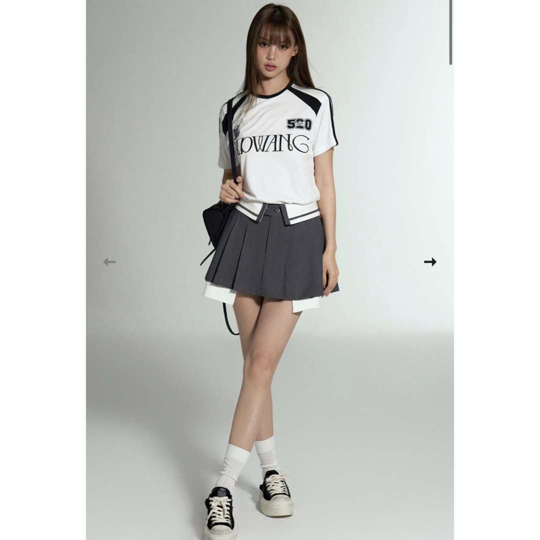 reverse pleats mini skirt andwang