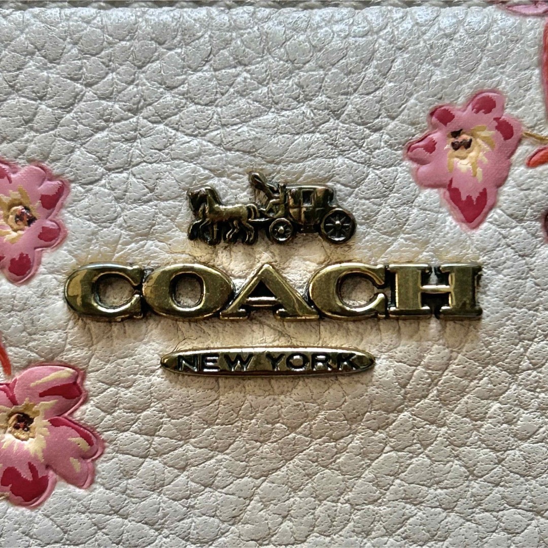 COACH(コーチ)の【美品】コーチ 花柄 長財布 人気 ローズ 財布 花柄　リボン レディースのファッション小物(財布)の商品写真