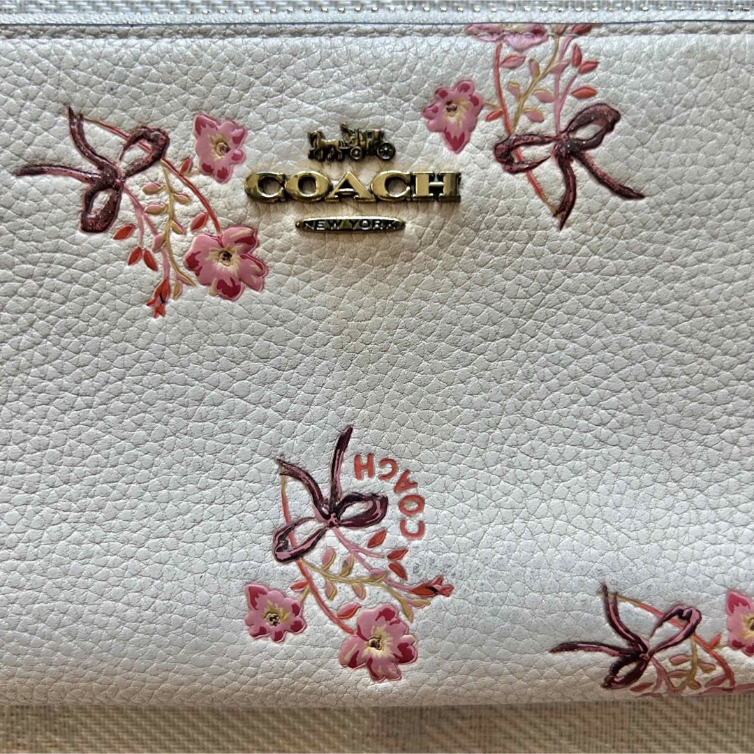 COACH(コーチ)の【美品】コーチ 花柄 長財布 人気 ローズ 財布 花柄　リボン レディースのファッション小物(財布)の商品写真