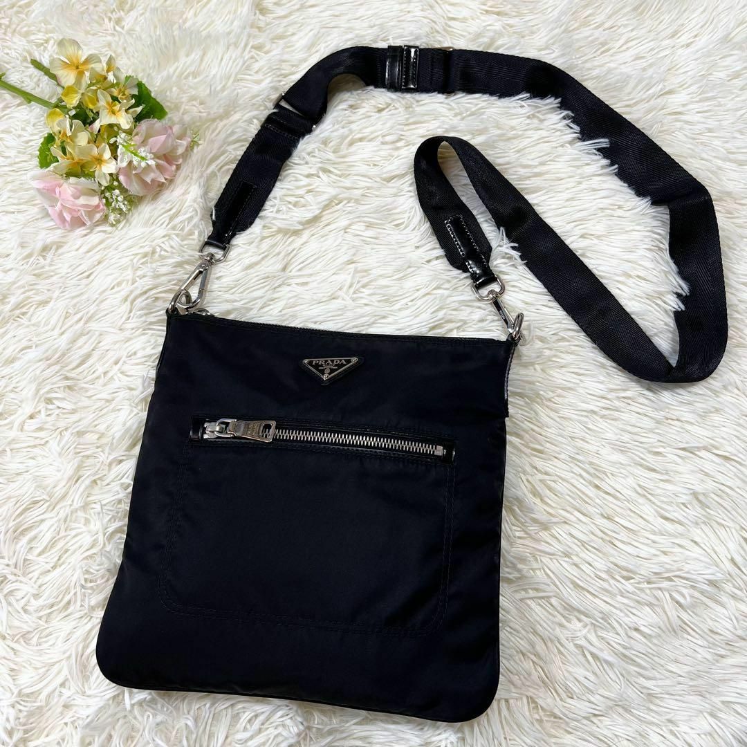 PRADA - 【極美品】プラダ ショルダーバッグ サコッシュ 三角ロゴ
