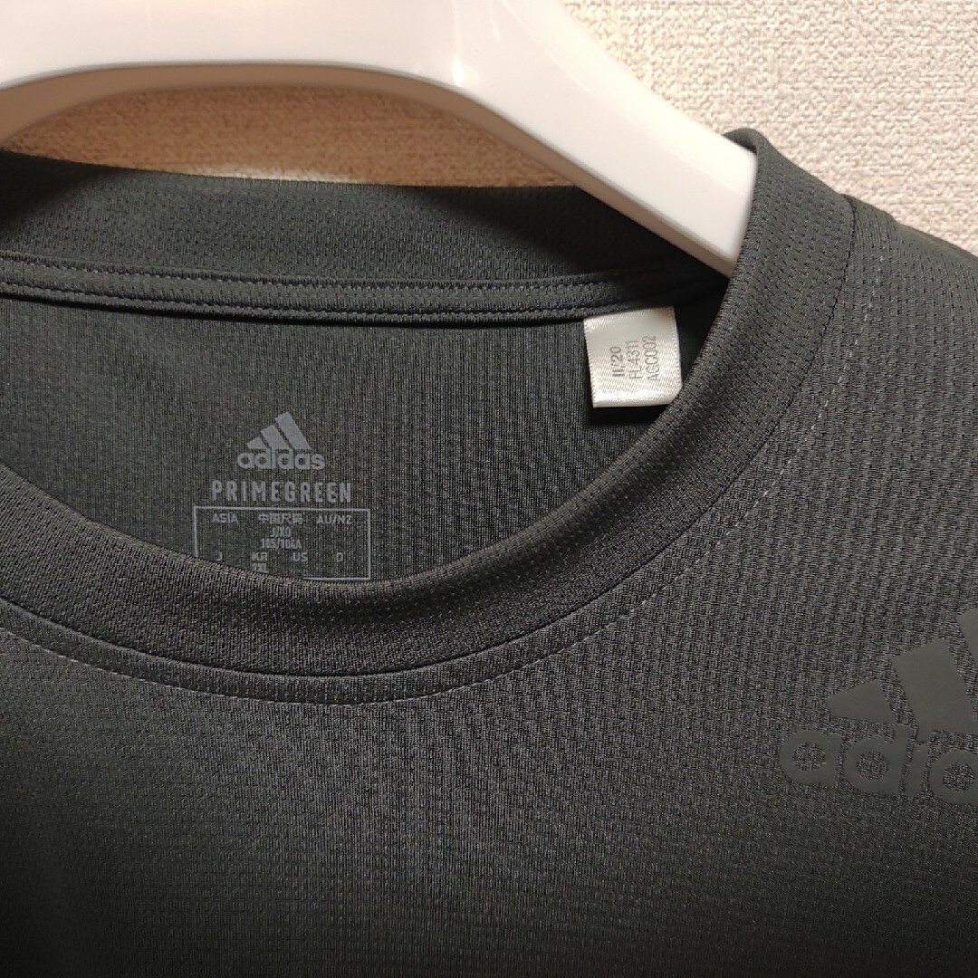 adidas(アディダス)の美品　アディダス　トレーニングTシャツ　グレー　灰色　XL スポーツ/アウトドアのランニング(ウェア)の商品写真