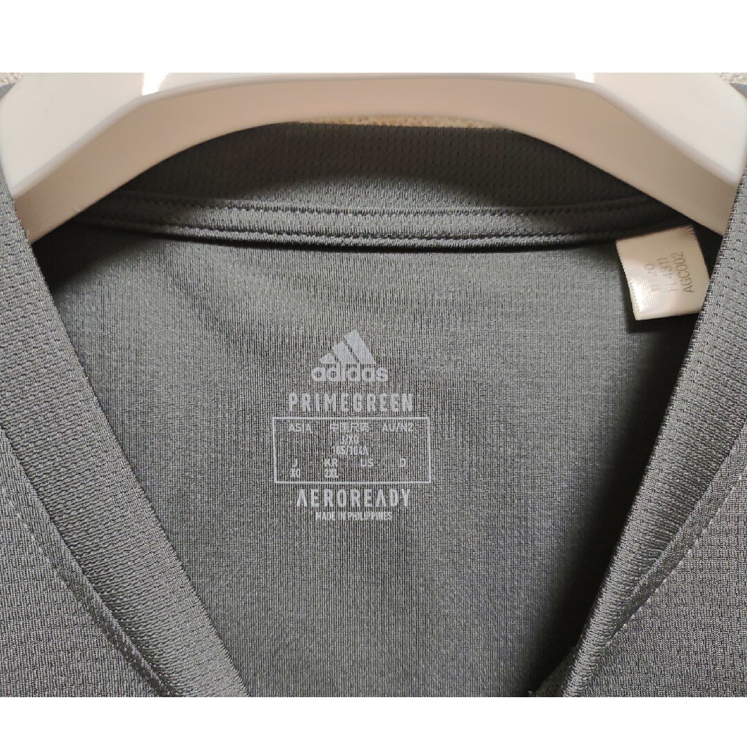 adidas(アディダス)の美品　アディダス　トレーニングTシャツ　グレー　灰色　XL スポーツ/アウトドアのランニング(ウェア)の商品写真