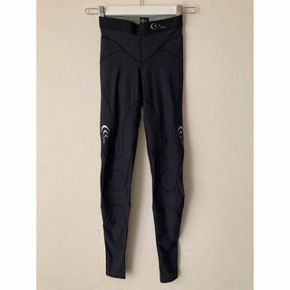 シースリーフィット(C3fit)の【美品】C3fit サポートロングタイツ（レディース）(ウェア)