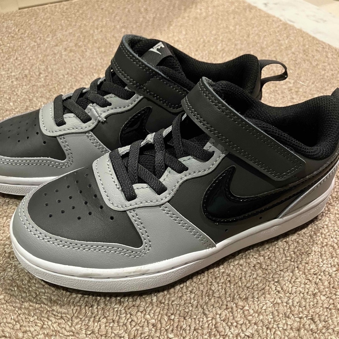 NIKE(ナイキ)の専用⭐︎NIKE ｺｰﾄﾊﾞｰﾛｳ LOW2 PSV グレー/ブラック　19cm キッズ/ベビー/マタニティのキッズ靴/シューズ(15cm~)(スニーカー)の商品写真