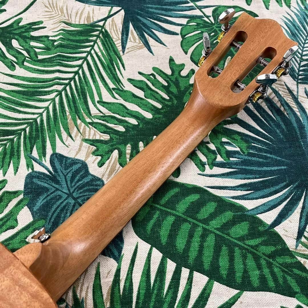 【Kmise ukulele】カーリーマホガニーのエレキ・コンサートウクレレ 7