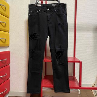 ギャップ(GAP)の【美品】ギャップ ミッドライズ ガールフレンド ダメージデニム ストレート(デニム/ジーンズ)