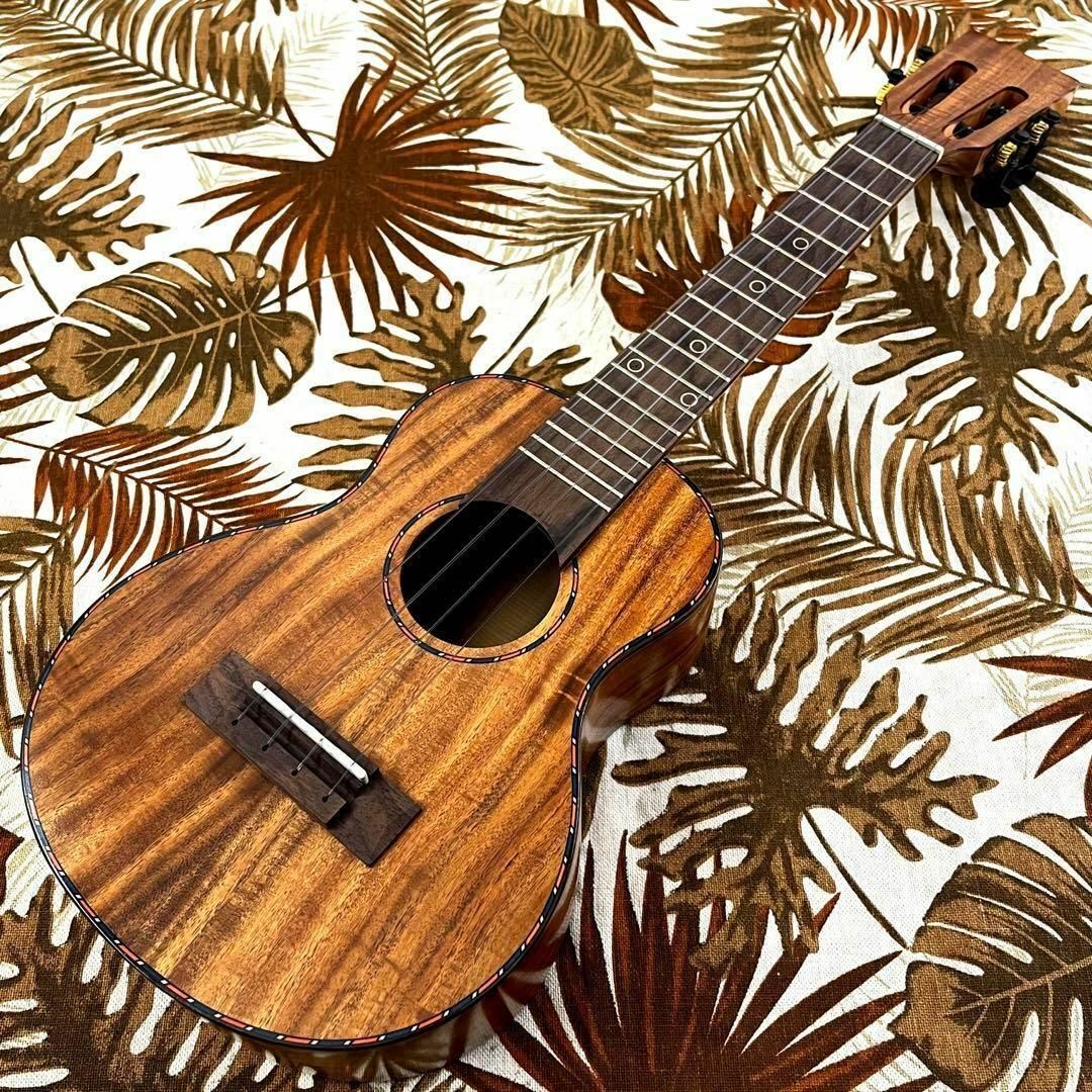 【総単板】カーリー・アカシアコア材のエレキ・コンサートウクレレ【ukulele】 1