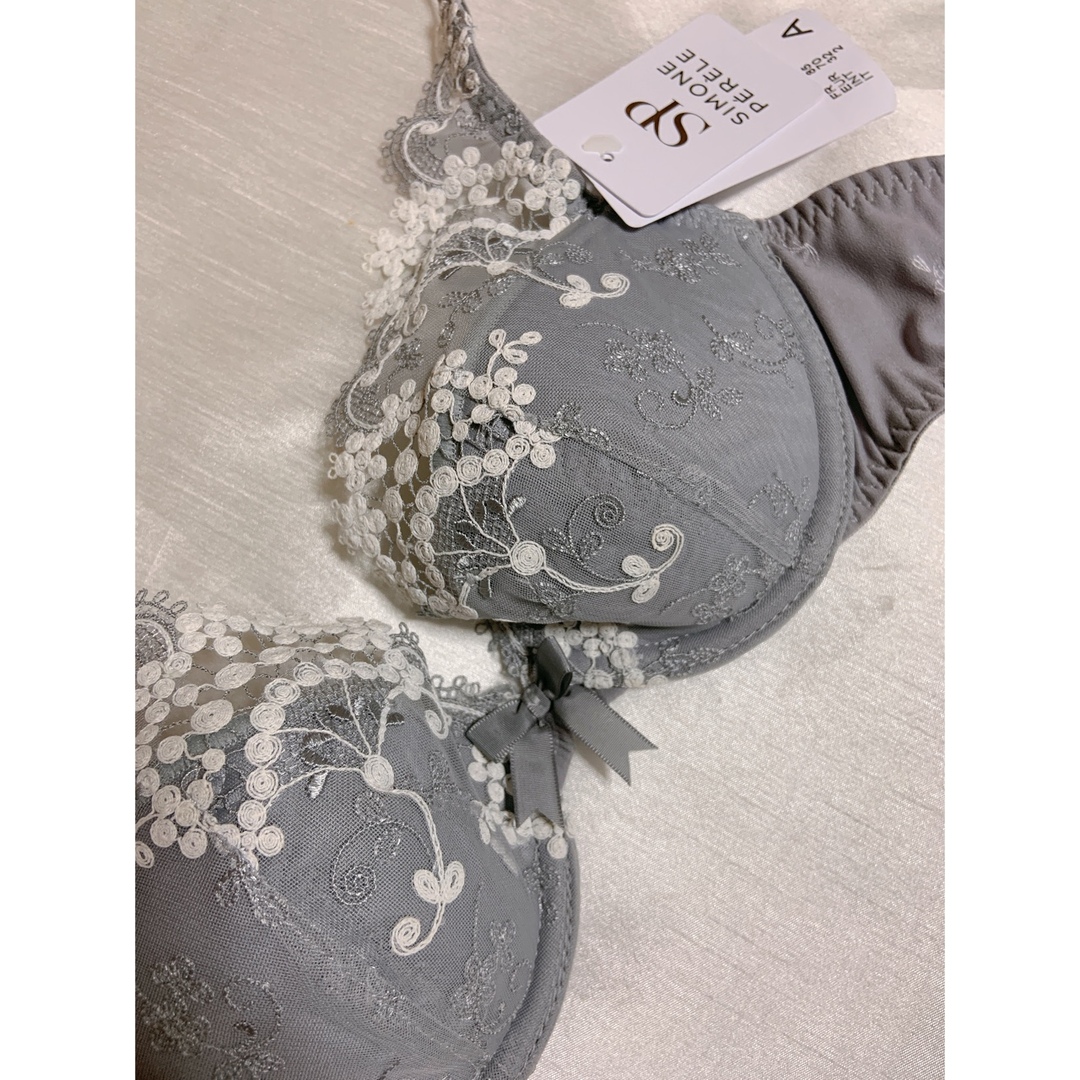 Simone Perele(シモーヌペレール)のSimone Perele プッシュアップ　高級ブ レディースの下着/アンダーウェア(ブラ)の商品写真