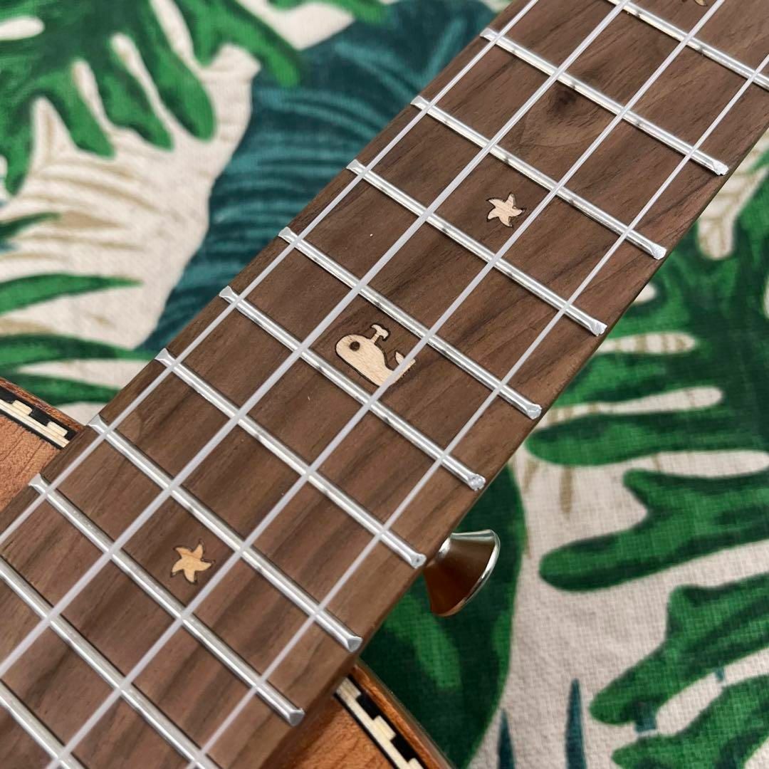【Kmise ukulele】カーリーマホガニーのエレキ・テナーウクレレ 4