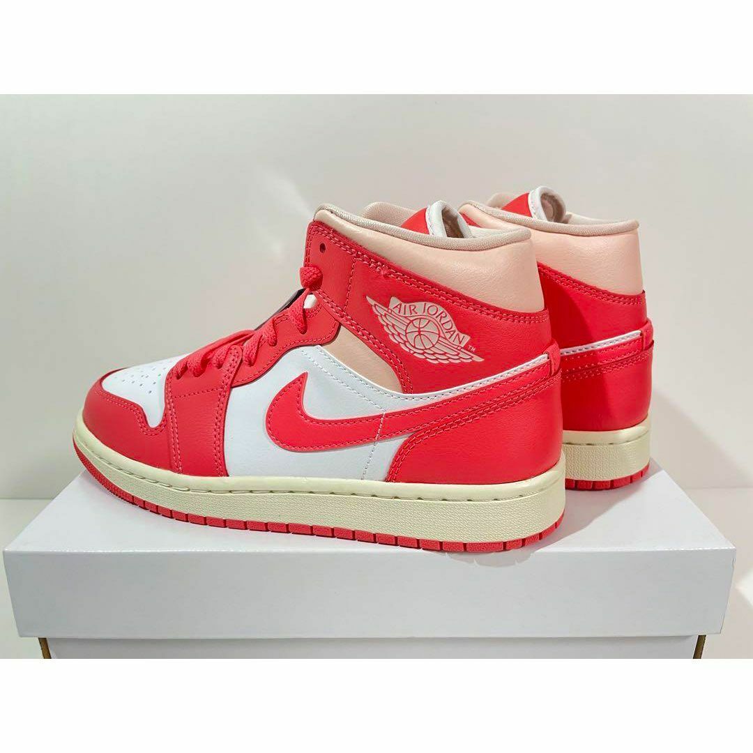 【新品】23.5cm NIKE WMNS エアジョーダン1 MID