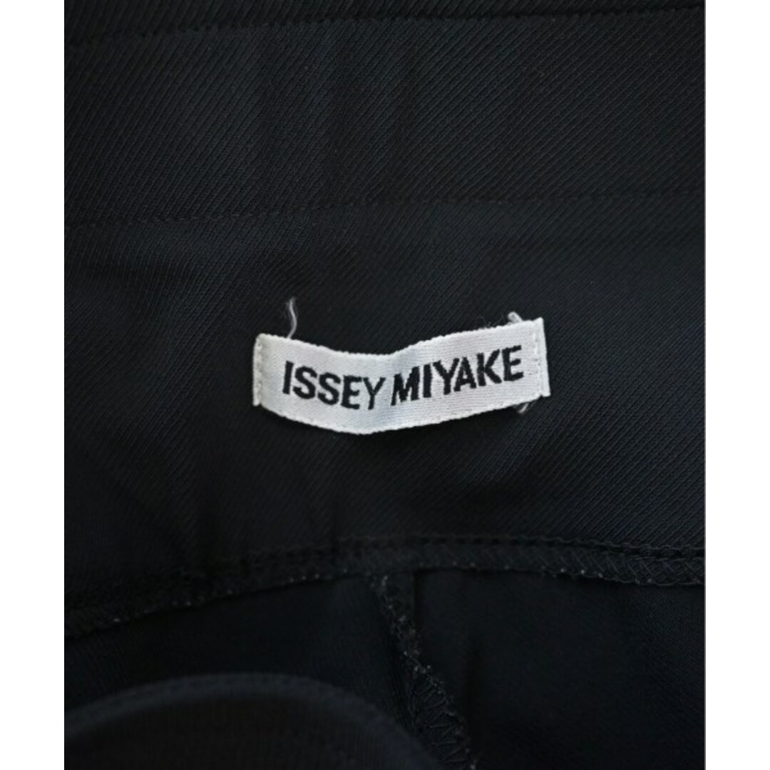 ISSEY MIYAKE(イッセイミヤケ)のISSEY MIYAKE イッセイミヤケ パンツ（その他） M 黒 【古着】【中古】 レディースのパンツ(その他)の商品写真