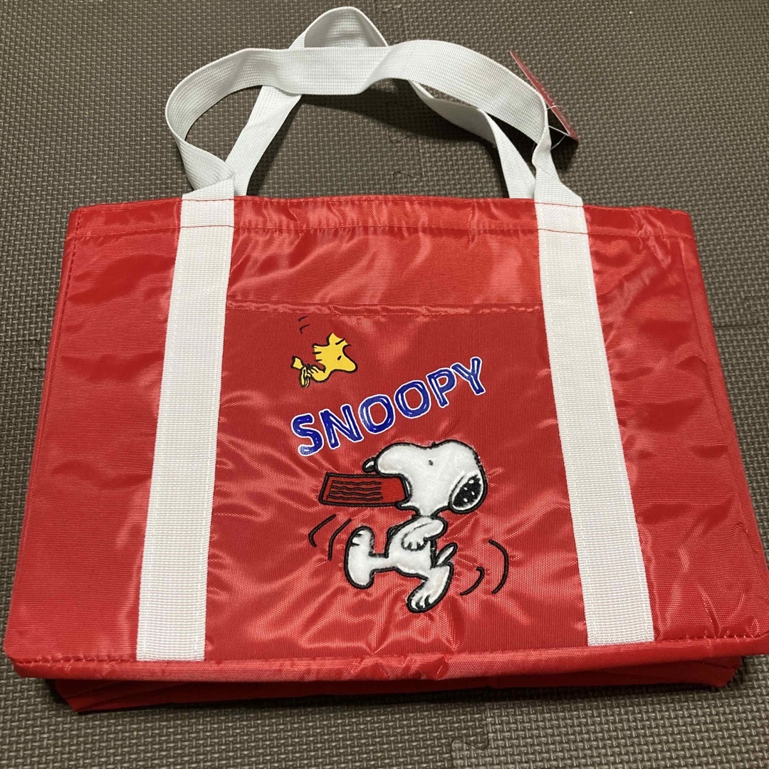 SNOOPY(スヌーピー)の【お値下げ中❗️】スヌーピー　保冷カゴバック　エコバック エンタメ/ホビーのおもちゃ/ぬいぐるみ(キャラクターグッズ)の商品写真