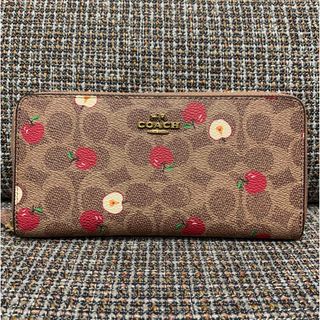 コーチ(COACH)のコーチ　長財布　ブラウンシグネチャー×アップルカラー　りんご(財布)